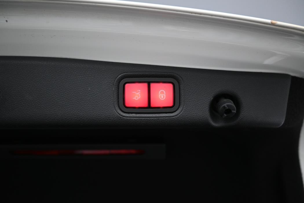 MERCEDES-BENZ E 2021