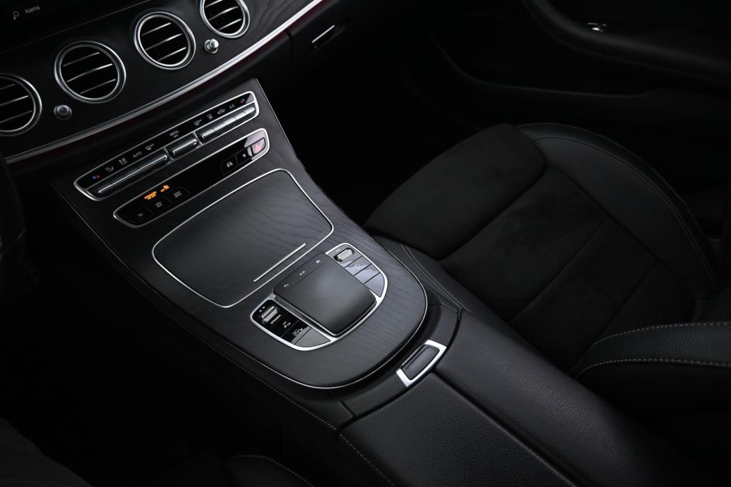 MERCEDES-BENZ E 2021