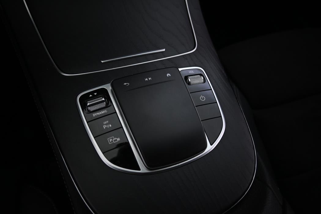 MERCEDES-BENZ E 2021