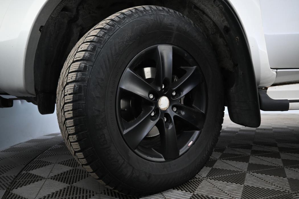 TOYOTA Hilux 2011