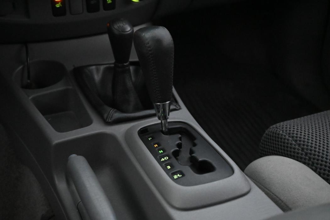 TOYOTA Hilux 2011
