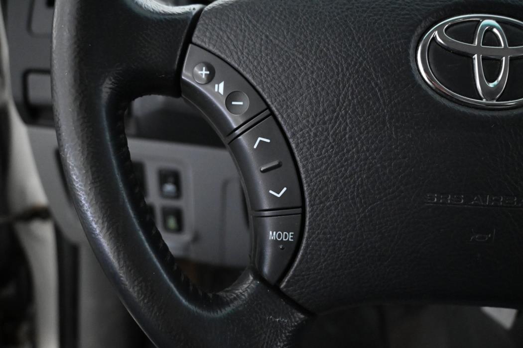 TOYOTA Hilux 2011