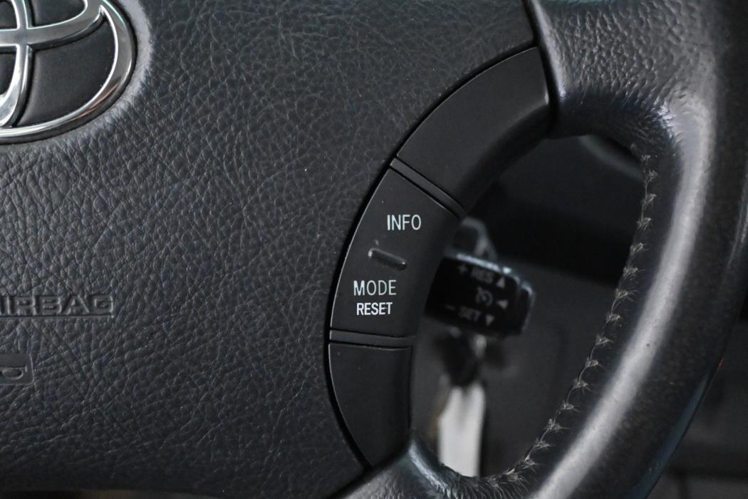 TOYOTA Hilux 2011