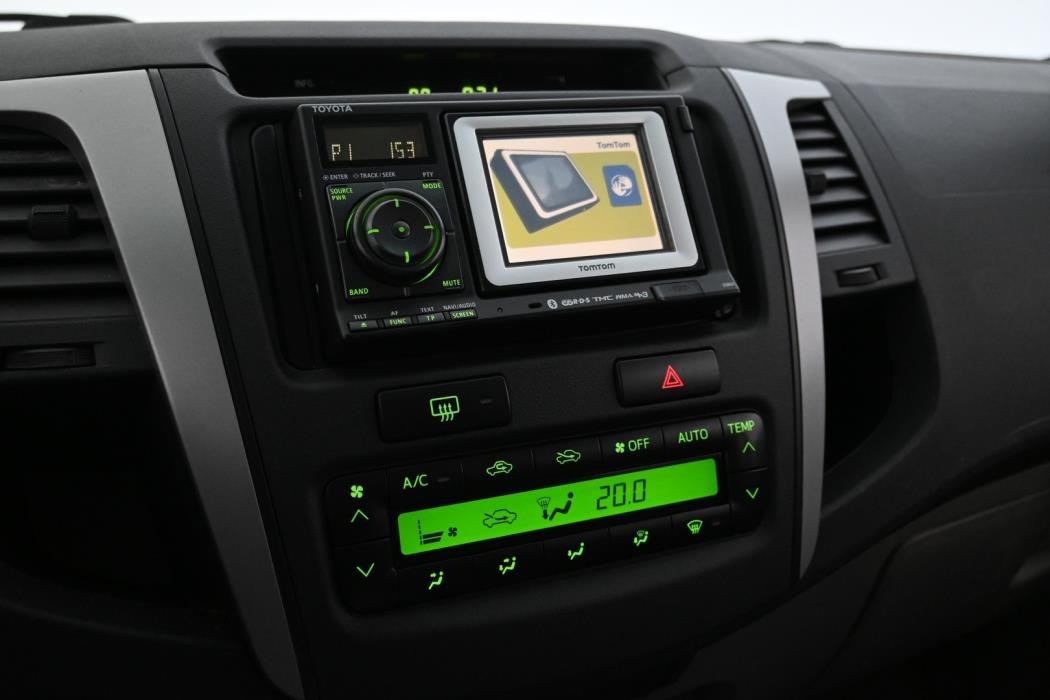 TOYOTA Hilux 2011