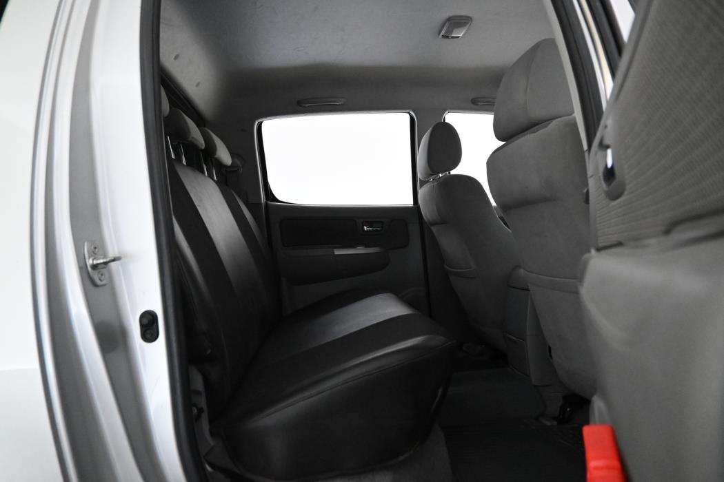 TOYOTA Hilux 2011