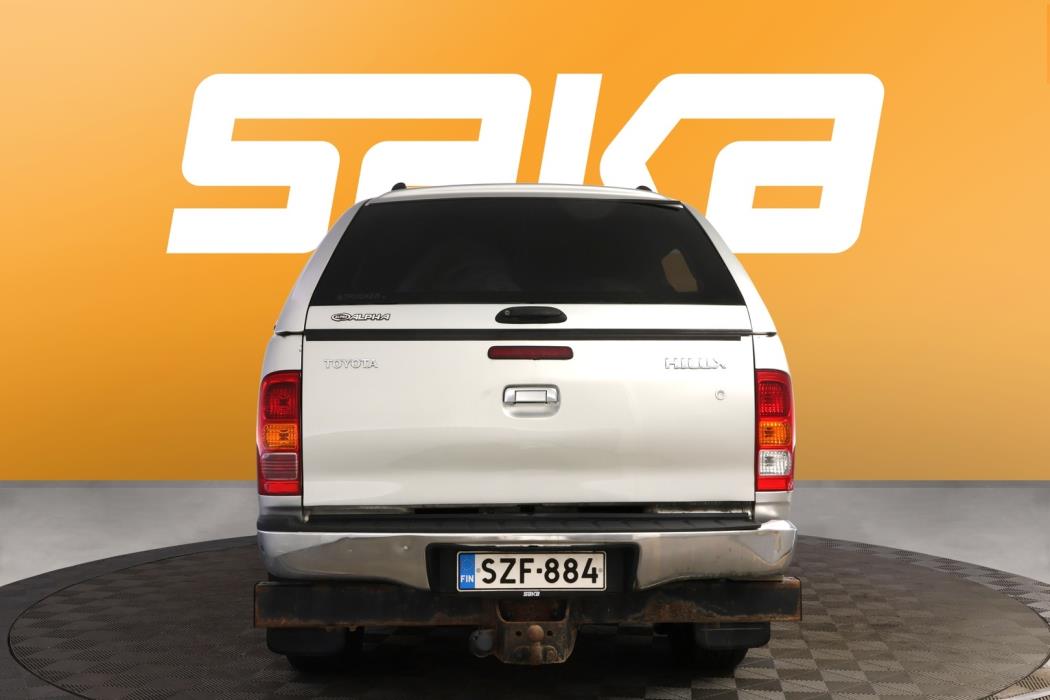 TOYOTA Hilux 2011