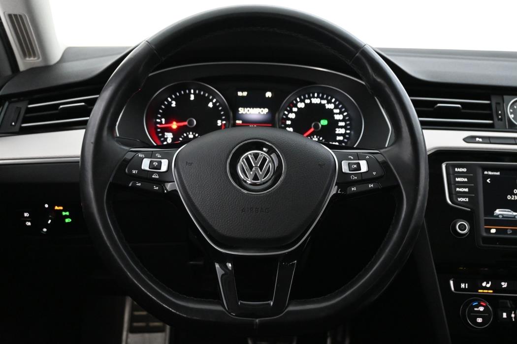 VOLKSWAGEN Passat 2016