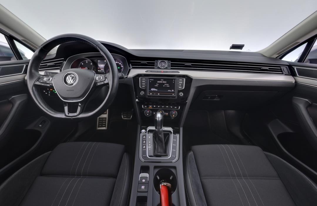 VOLKSWAGEN Passat 2016