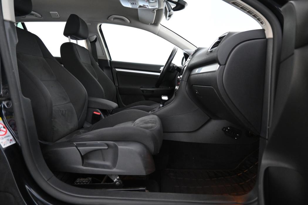 VOLKSWAGEN Golf 2010