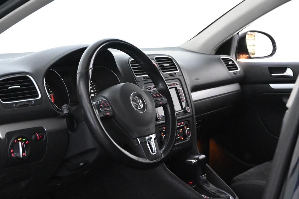VOLKSWAGEN Golf 2010