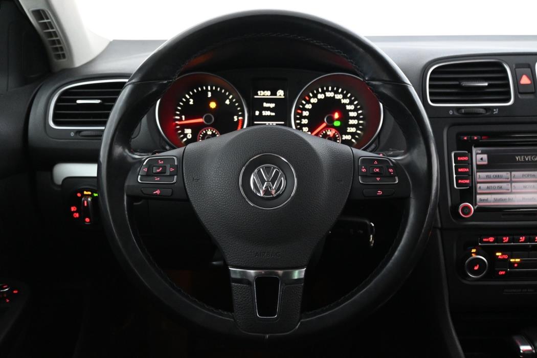 VOLKSWAGEN Golf 2010