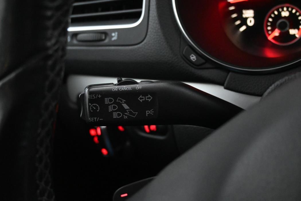 VOLKSWAGEN Golf 2010