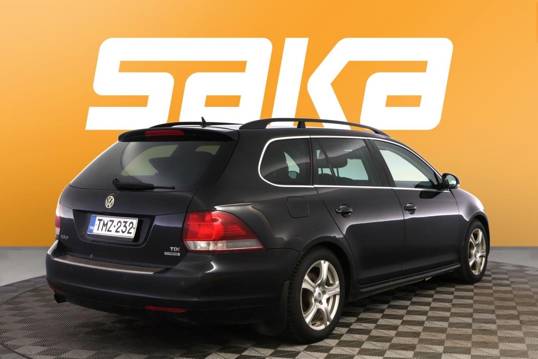 VOLKSWAGEN Golf 2010