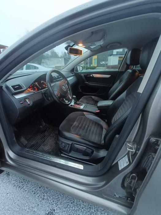 VOLKSWAGEN Passat 2012