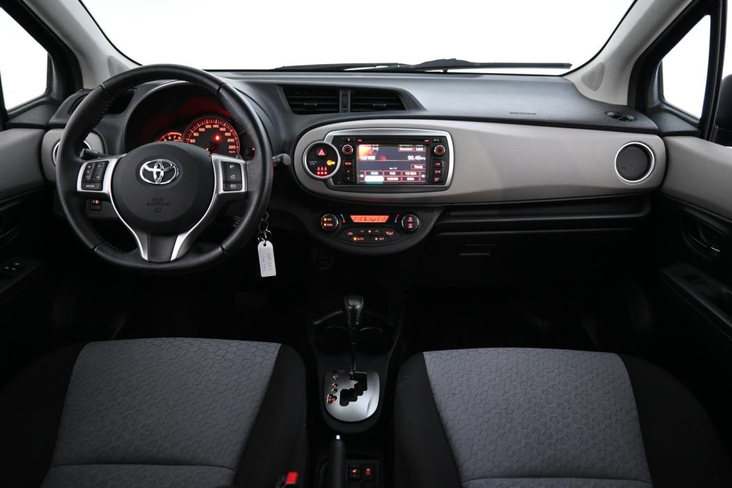 TOYOTA Yaris 2012