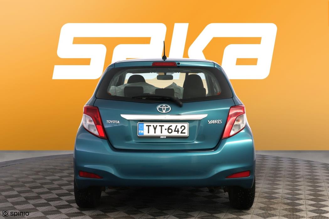 TOYOTA Yaris 2012