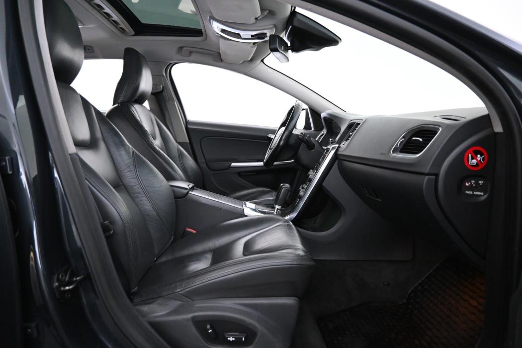 VOLVO V60 2011