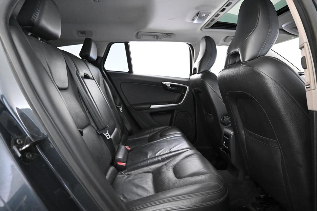 VOLVO V60 2011