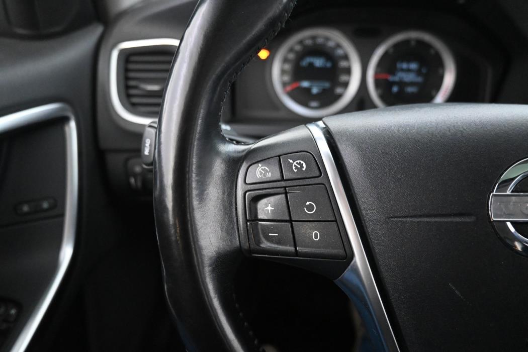 VOLVO V60 2011