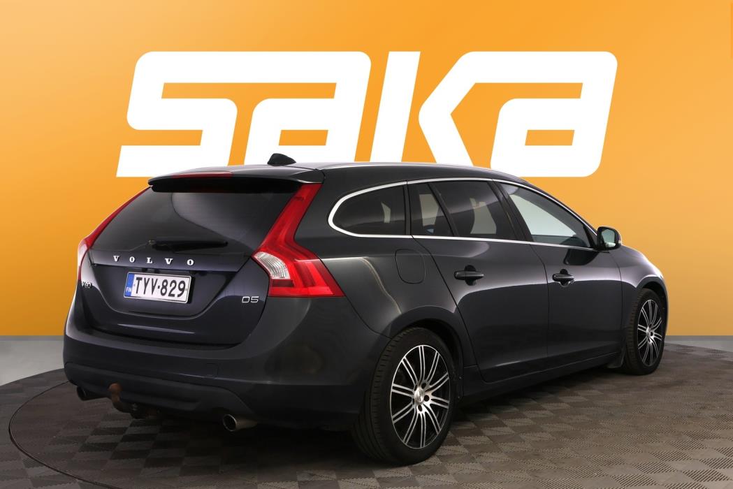 VOLVO V60 2011
