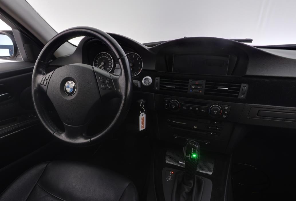 BMW 330 2007