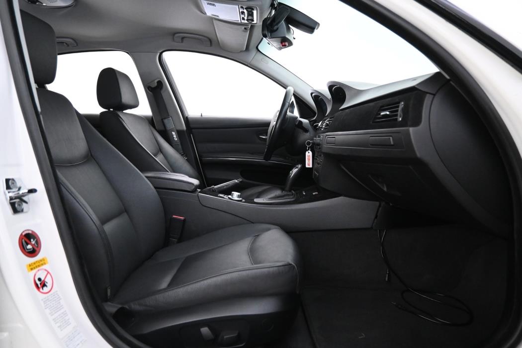 BMW 330 2007