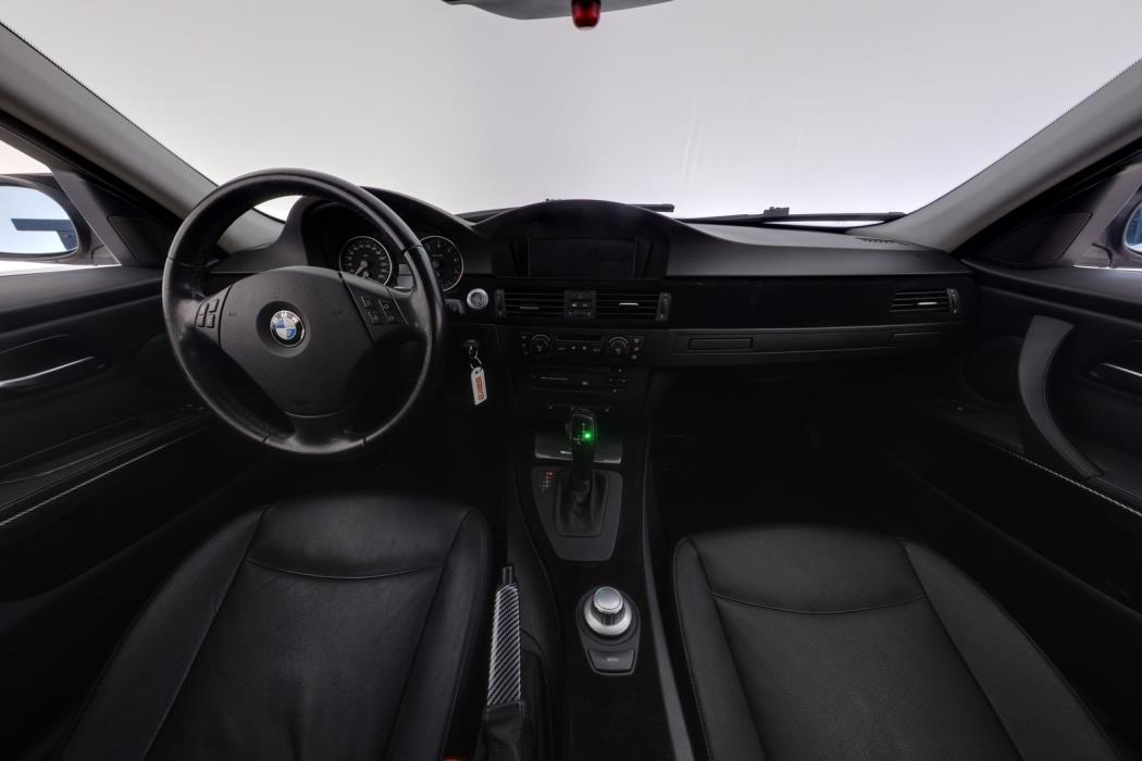 BMW 330 2007