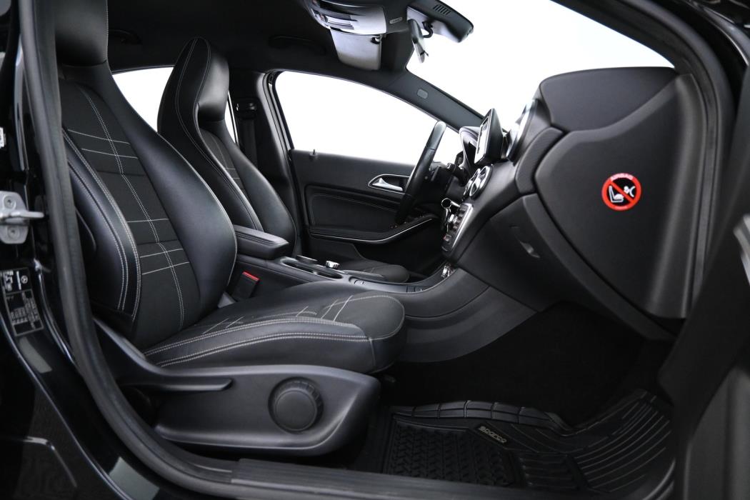 MERCEDES-BENZ A 2015