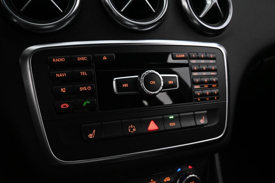 MERCEDES-BENZ A 2015