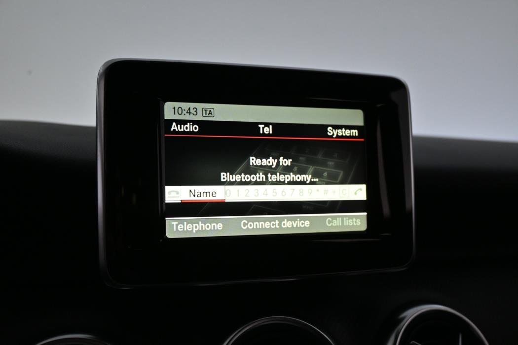 MERCEDES-BENZ A 2015