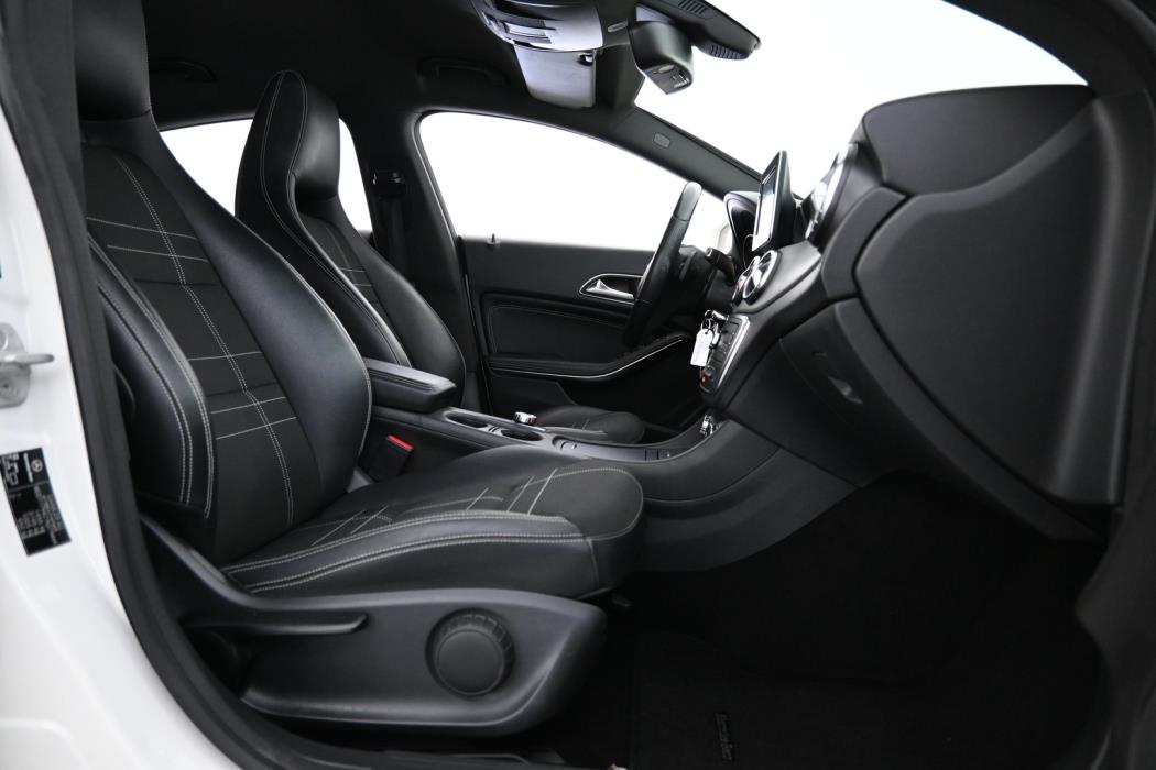 MERCEDES-BENZ CLA 2015