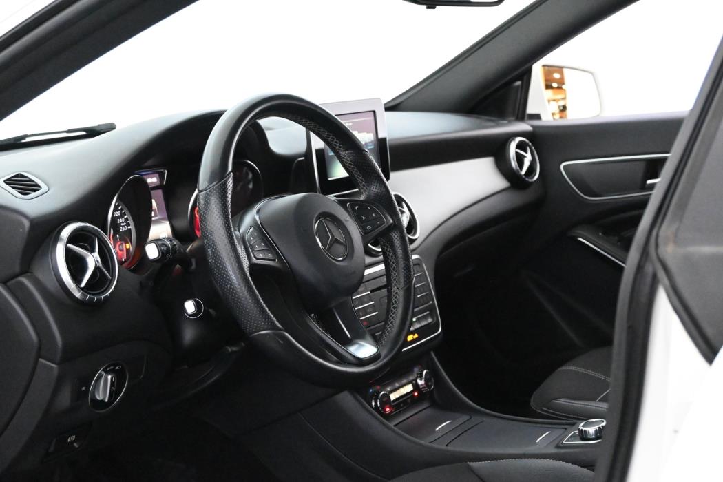 MERCEDES-BENZ CLA 2015