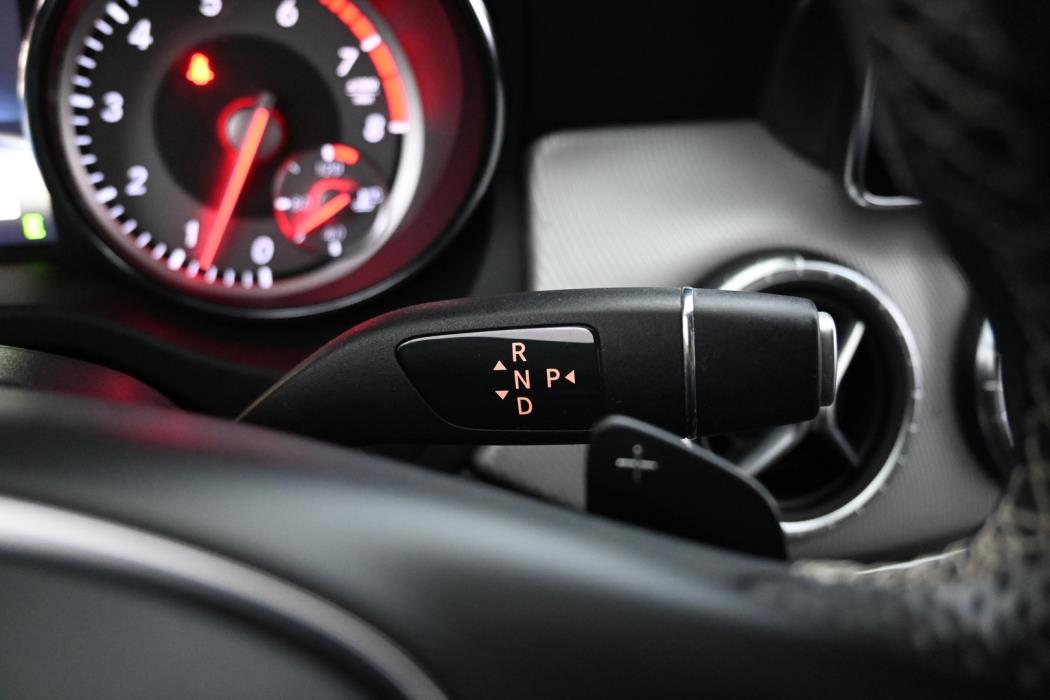 MERCEDES-BENZ CLA 2015