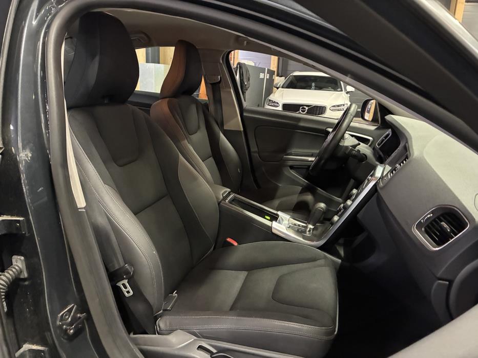 VOLVO S60 2011