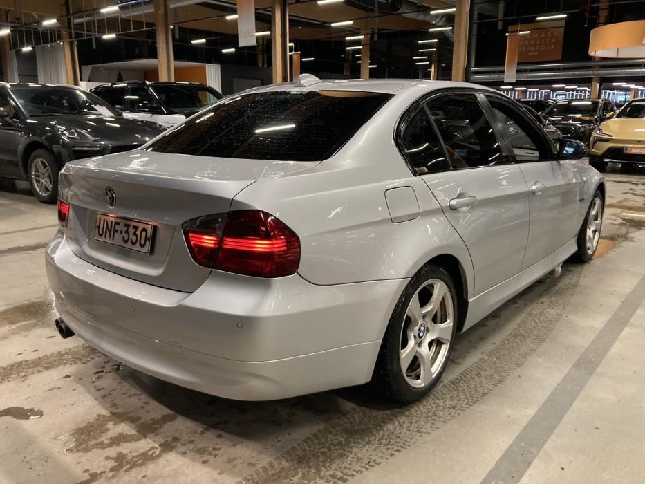 BMW 330 2006