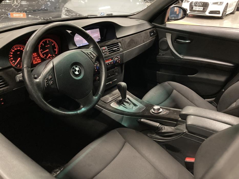 BMW 330 2006