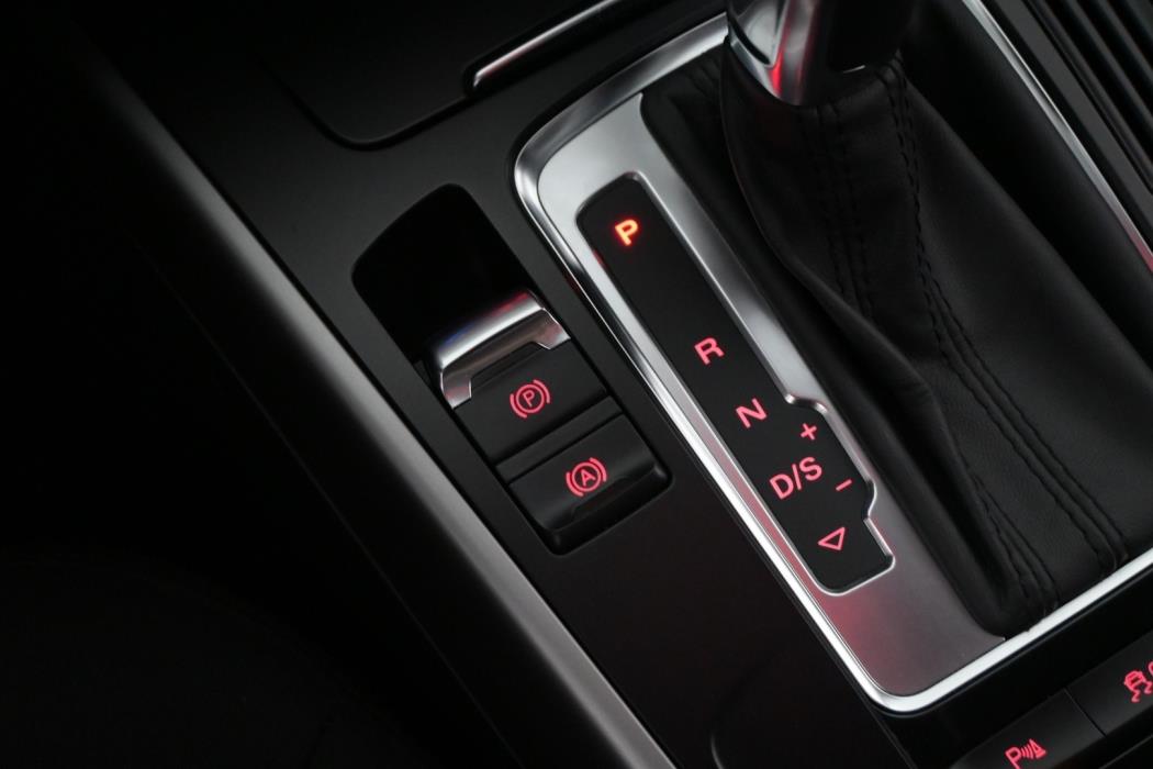 AUDI A4 2015