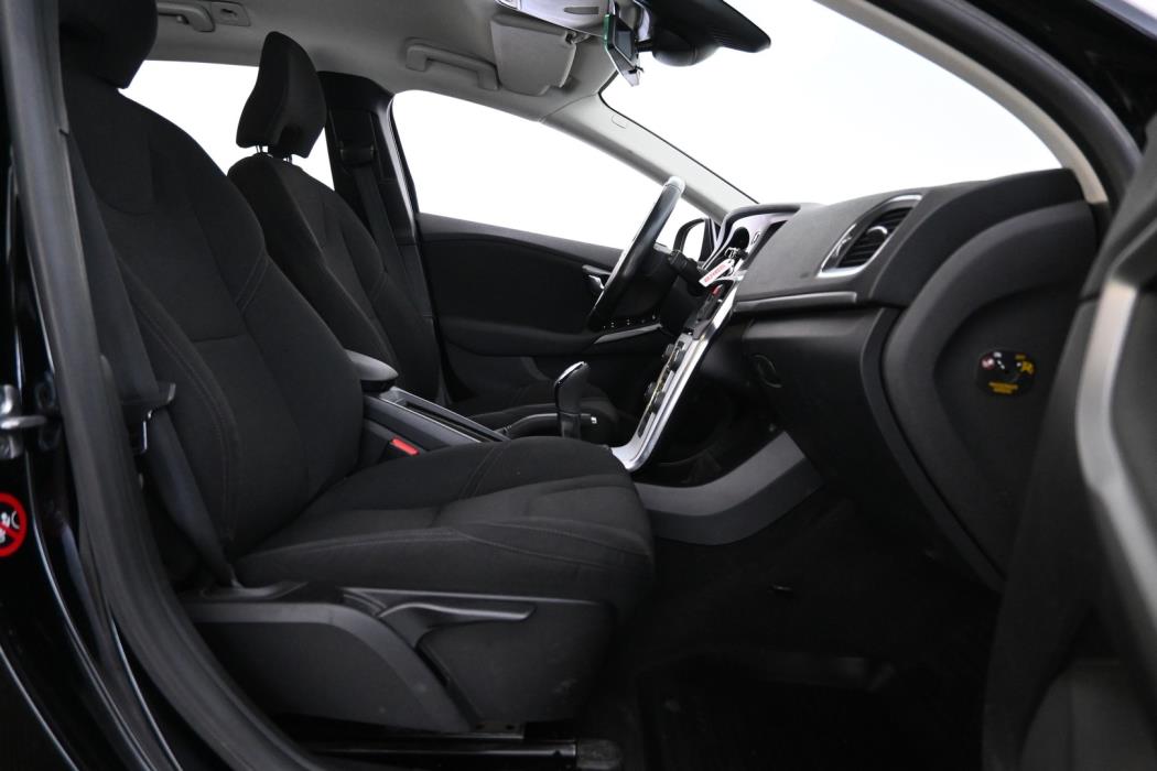VOLVO V40 2014