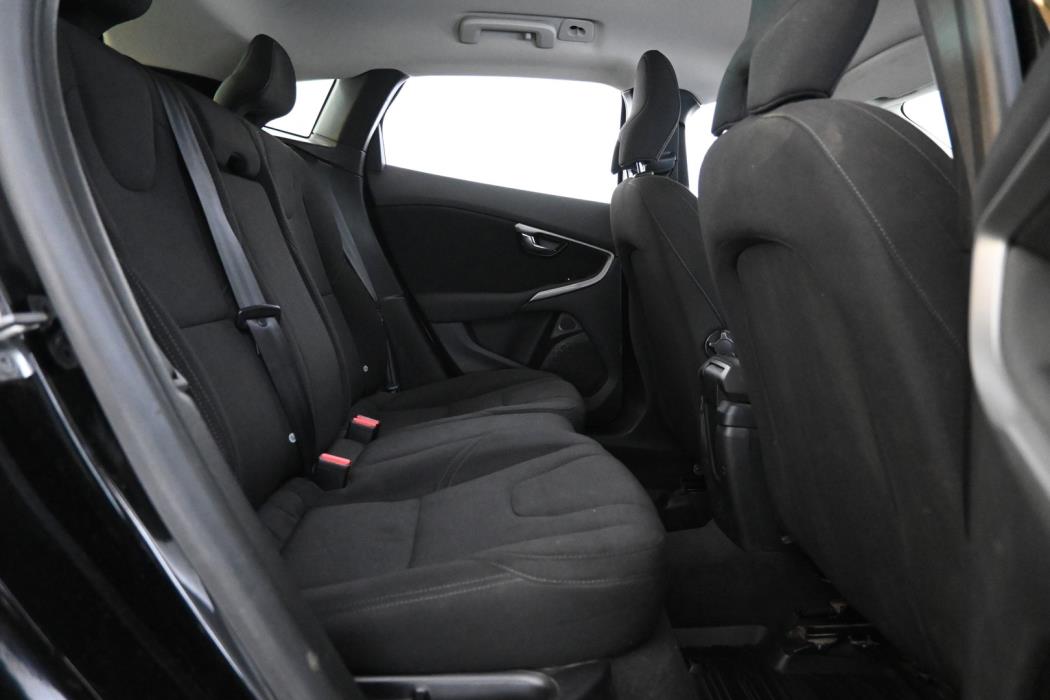 VOLVO V40 2014