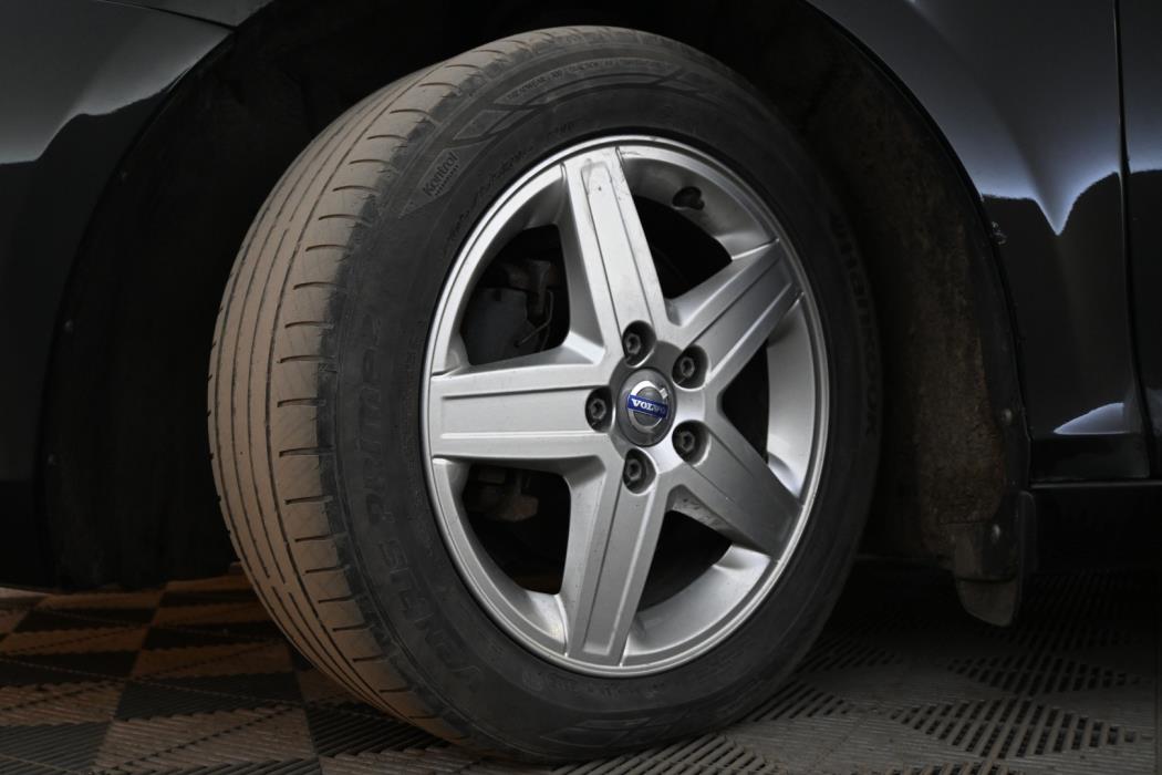 VOLVO V40 2014