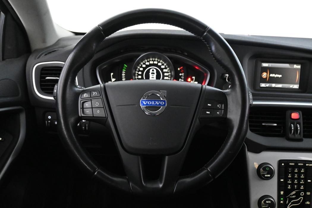 VOLVO V40 2014