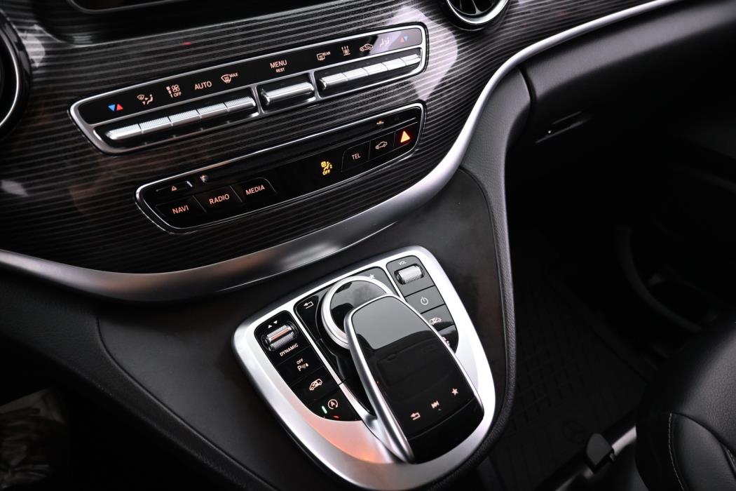 MERCEDES-BENZ V 2019