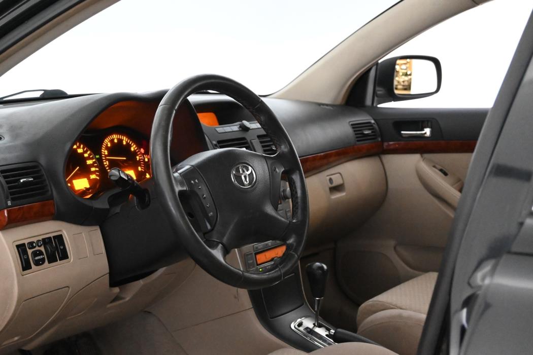 TOYOTA Avensis 2004