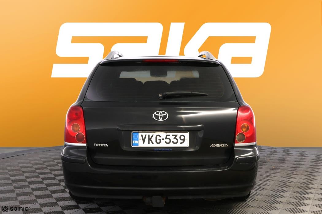 TOYOTA Avensis 2004