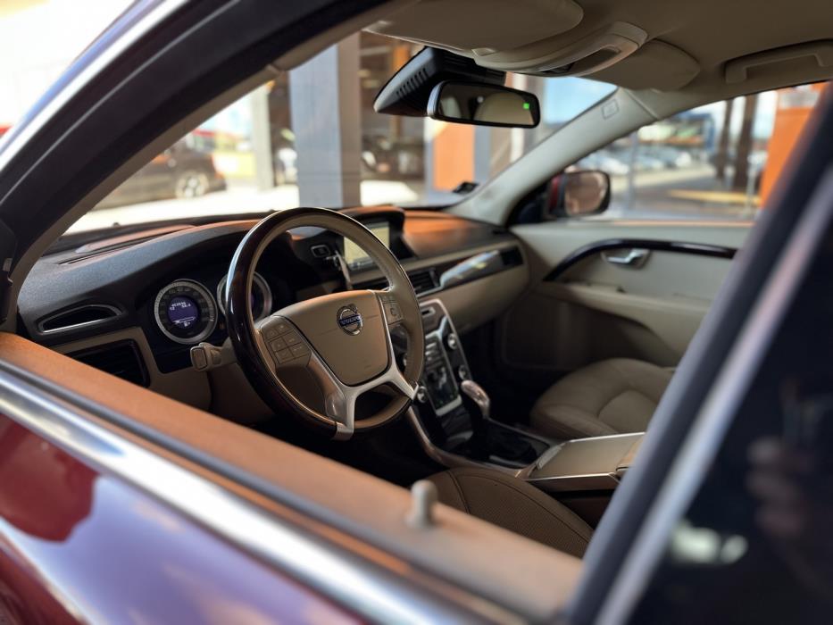 VOLVO XC70 2013