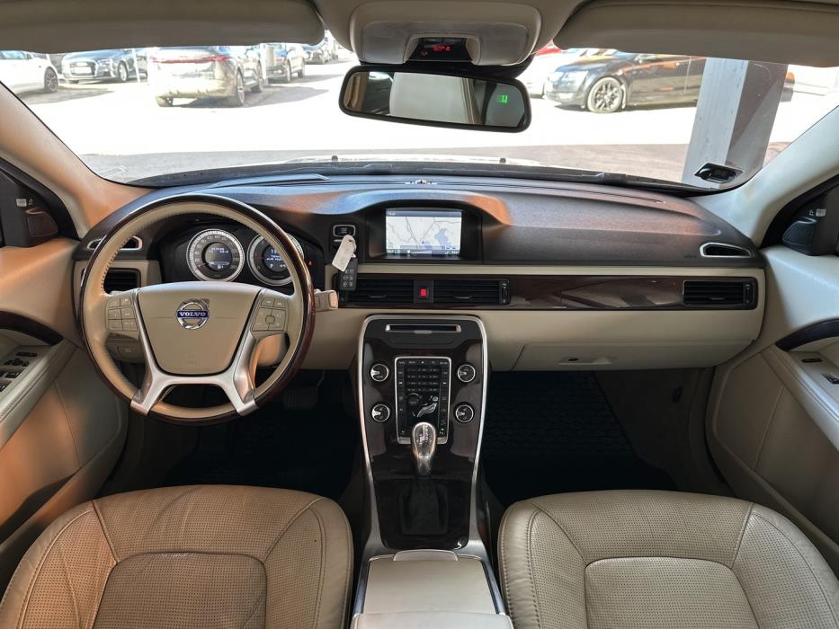 VOLVO XC70 2013