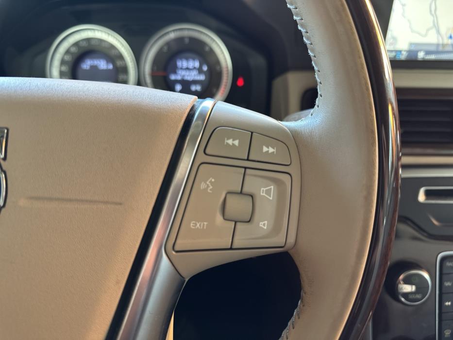 VOLVO XC70 2013