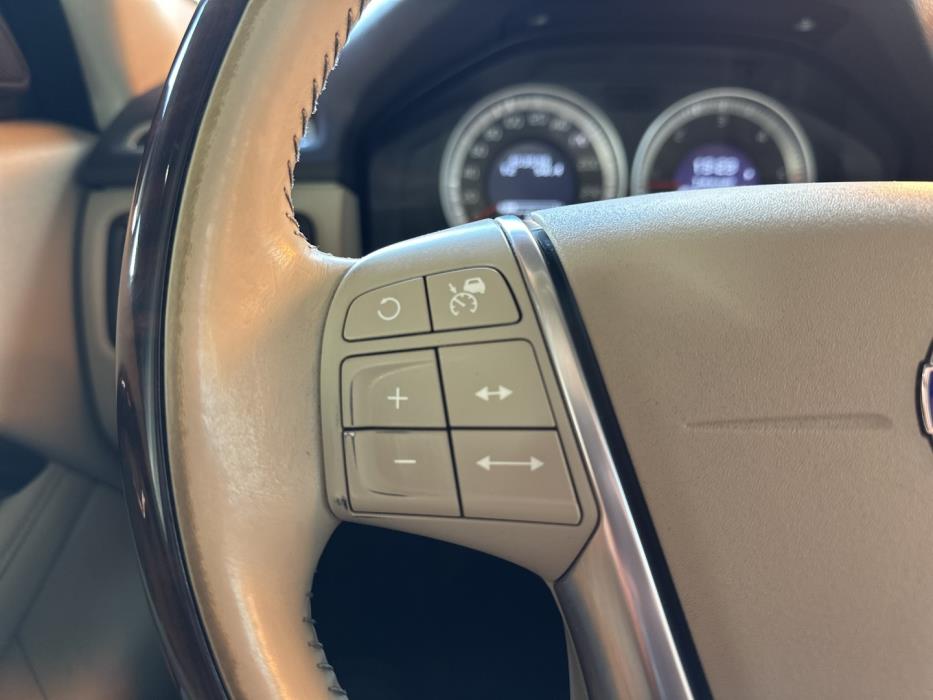 VOLVO XC70 2013