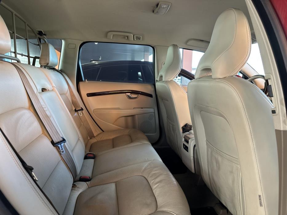 VOLVO XC70 2013