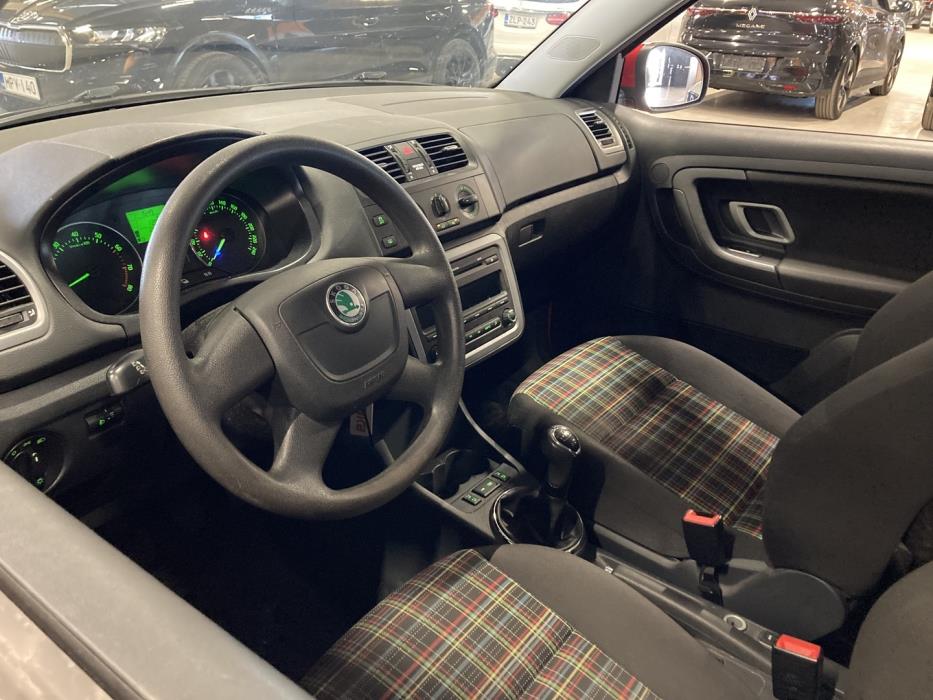 SKODA Fabia 2012